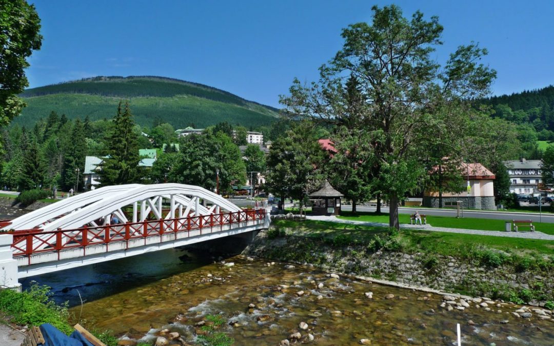 Špindlerův mlýn cca 8km.